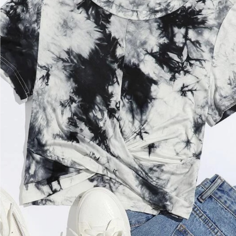 Black and White Tie-Dye Women's Top
